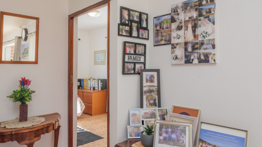 3 Bedroom Property for Sale in Struisbaai Western Cape